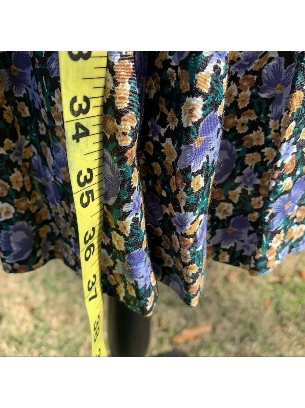 ERIKA Vintage Dark Floral Collared Puff Sleeve Dress - Picture 9 of 13
